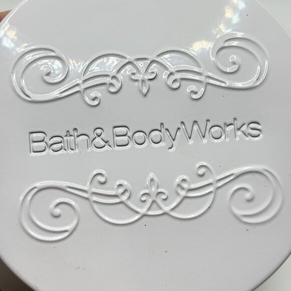 Bath And Body Works Spring Apple 3 Wick Jar Candle 14.5 oz Green Vanilla Pear - Picture 7 of 14